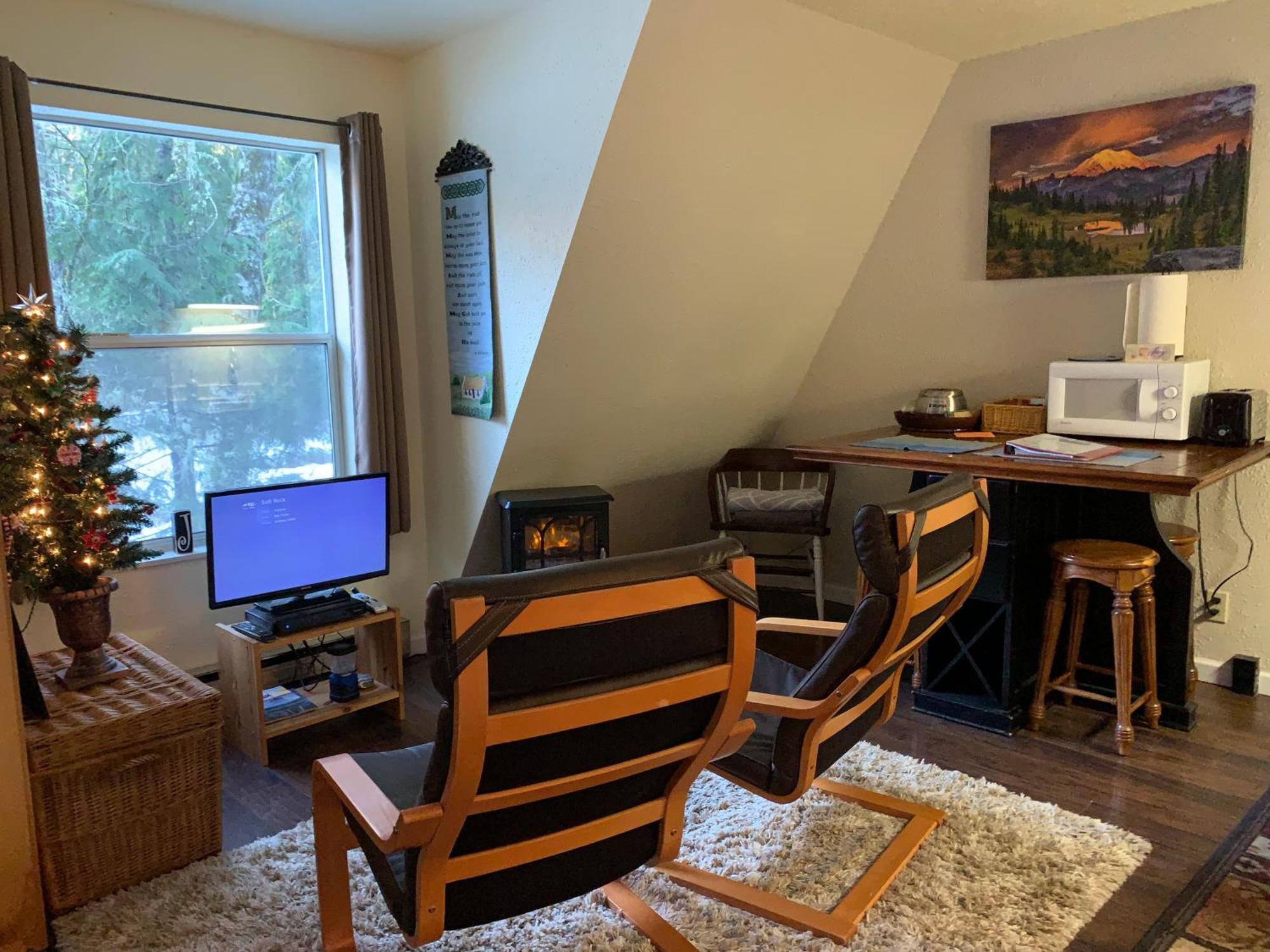 Mountain Meadows Inn & Chalet Suites Ашфорд Екстериор снимка